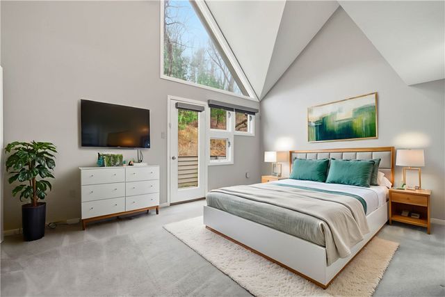 1432 Towne Square Dr, Mccandless, PA 15101