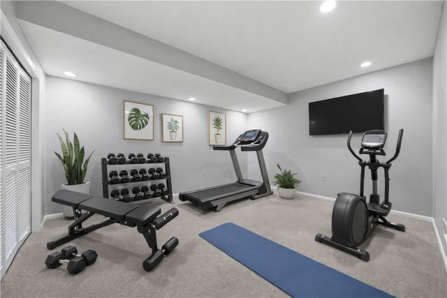 1432 Towne Square Dr, Mccandless, PA 15101