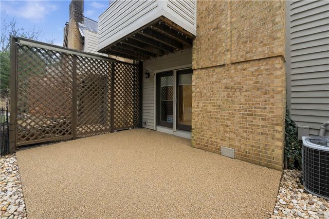 1432 Towne Square Dr, Mccandless, PA 15101