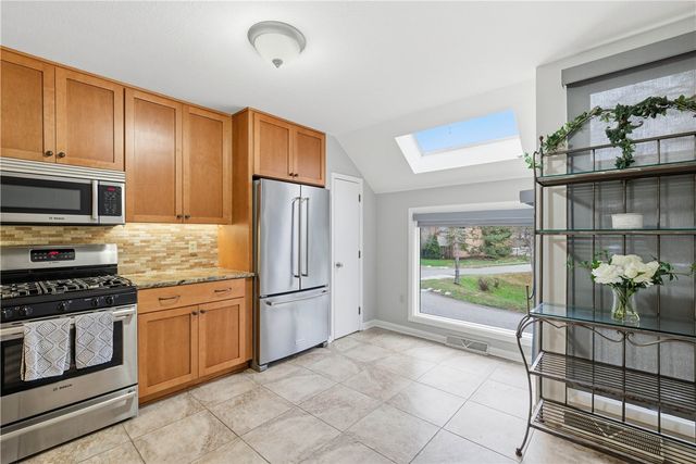 1432 Towne Square Dr, Mccandless, PA 15101