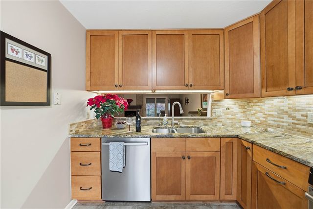 1432 Towne Square Dr, Mccandless, PA 15101