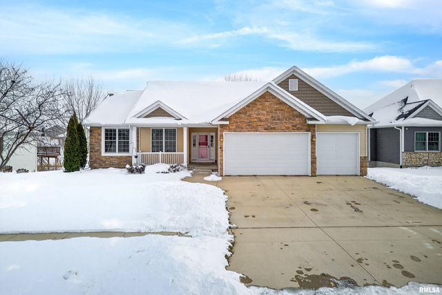 6 Blackstone Court, Le Claire, IA 52753