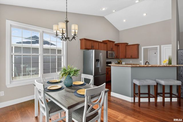 6 Blackstone Court, Le Claire, IA 52753