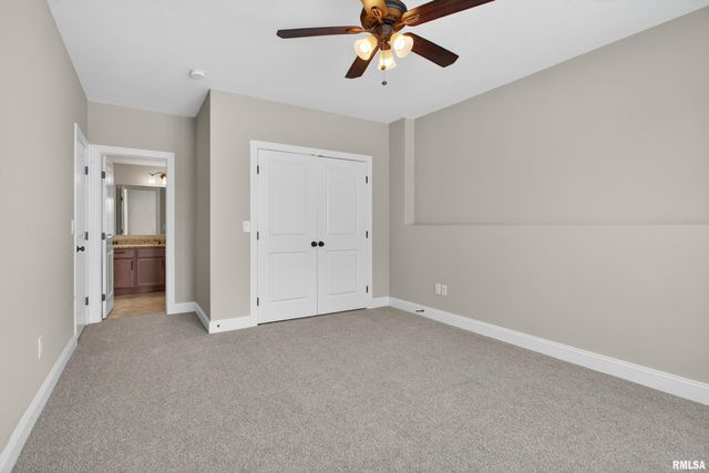 6 Blackstone Court, Le Claire, IA 52753