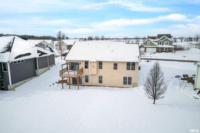 6 Blackstone Court, Le Claire, IA 52753