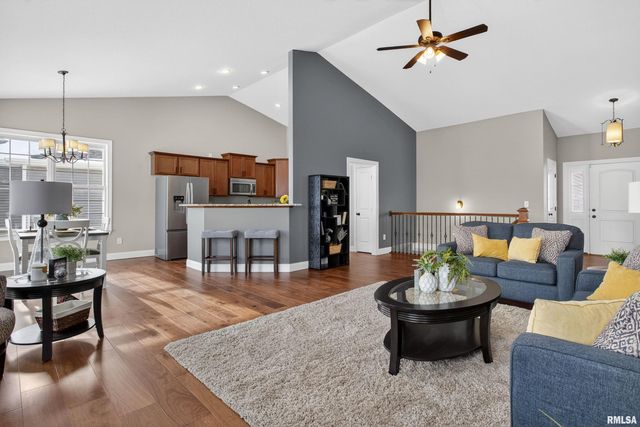 6 Blackstone Court, Le Claire, IA 52753