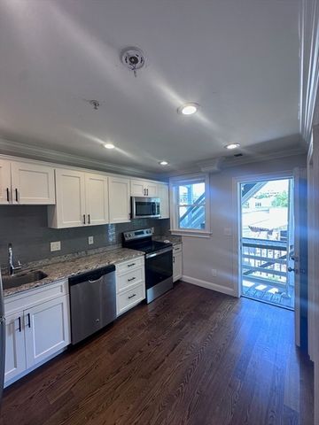 39 W Walnut Park 3, Boston, MA 02119