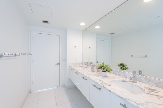 500 BRICKELL AV 1505, Miami, FL 33131