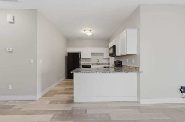 8104-8106 E 34th Ct S, Wichita, KS 67210