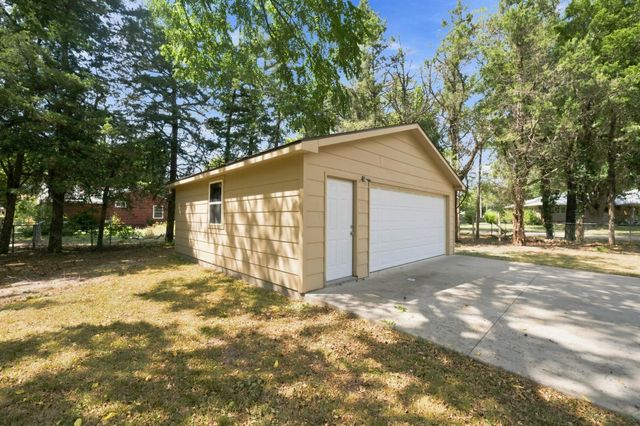 3259 N Coolidge Ave, Wichita, KS 67204