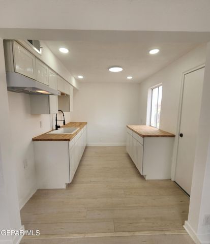 8165 JOSEPHINE Circle, El Paso, TX 79907