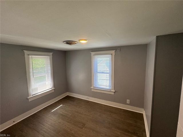 2712 Kecoughtan RD, Hampton, VA 23661