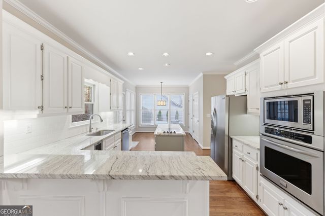 711 Chattahoochee Place, Gainesville, GA 30506