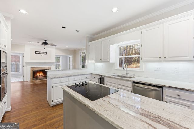 711 Chattahoochee Place, Gainesville, GA 30506