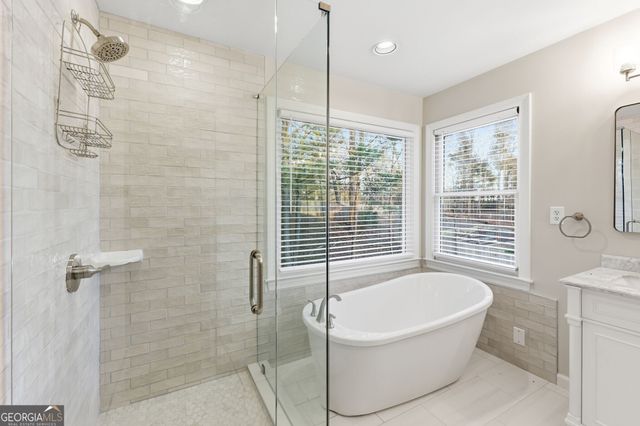 711 Chattahoochee Place, Gainesville, GA 30506