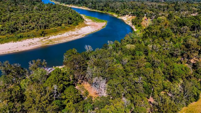 614 River Lakes Rd, Goodrich, TX 77335