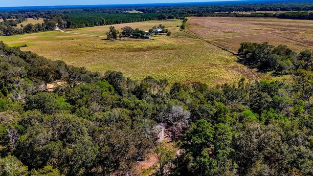 614 River Lakes Rd, Goodrich, TX 77335