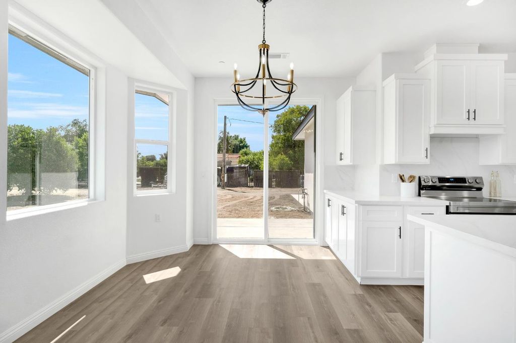 Image 14 of property listing at 41640 Road 120, Orosi, CA 93647