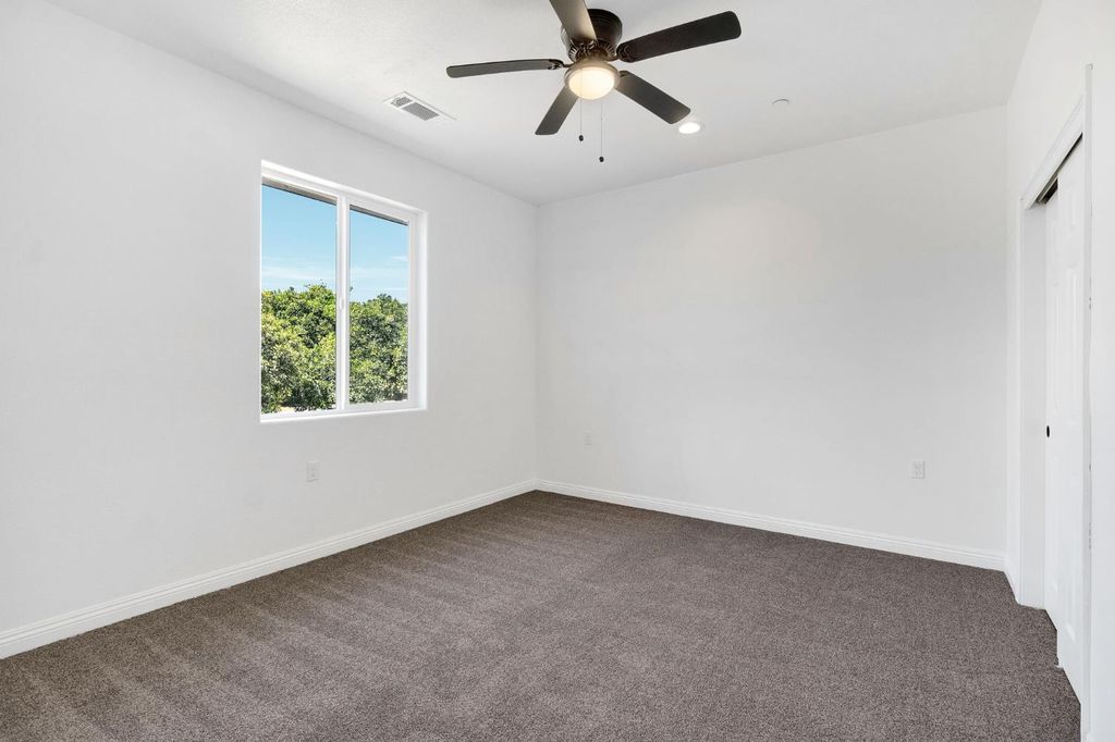 Image 24 of property listing at 41640 Road 120, Orosi, CA 93647