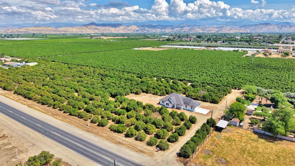 Image 40 of property listing at 41640 Road 120, Orosi, CA 93647