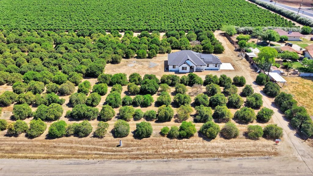 Image 41 of property listing at 41640 Road 120, Orosi, CA 93647