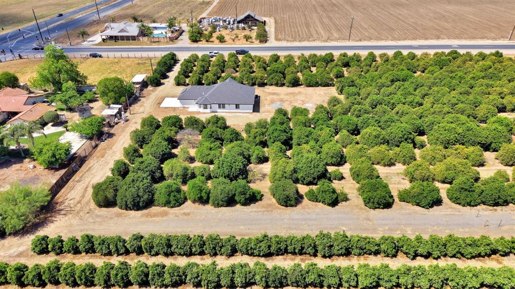 Image 42 of property listing at 41640 Road 120, Orosi, CA 93647