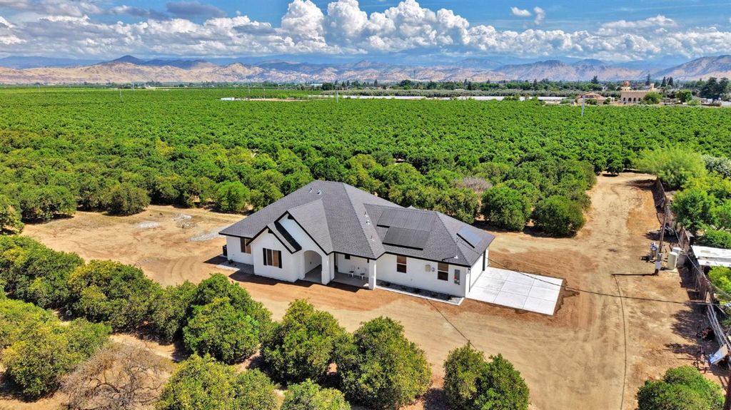 Image 43 of property listing at 41640 Road 120, Orosi, CA 93647