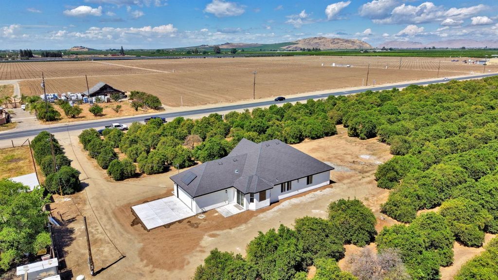 Image 44 of property listing at 41640 Road 120, Orosi, CA 93647