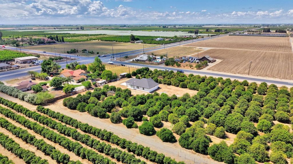 Image 47 of property listing at 41640 Road 120, Orosi, CA 93647