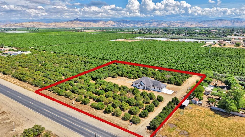 Image 49 of property listing at 41640 Road 120, Orosi, CA 93647