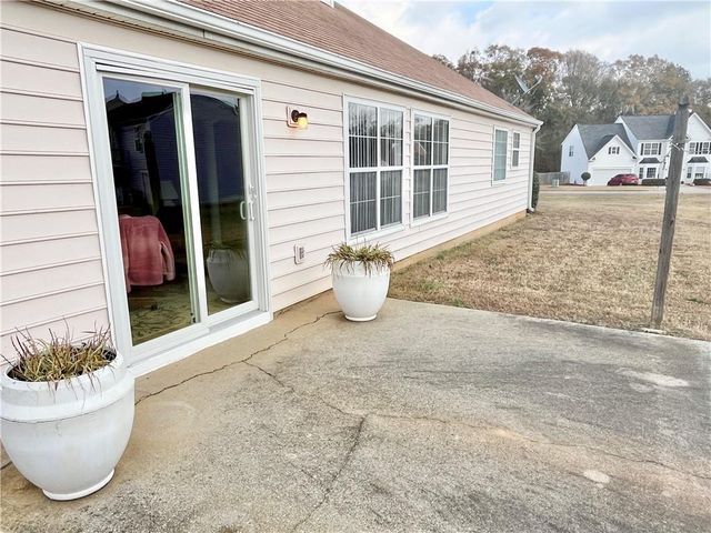 19 Meadow Crest Court, Powder Springs, GA 30127