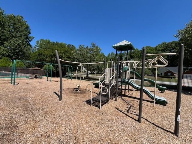 19 Meadow Crest Court, Powder Springs, GA 30127
