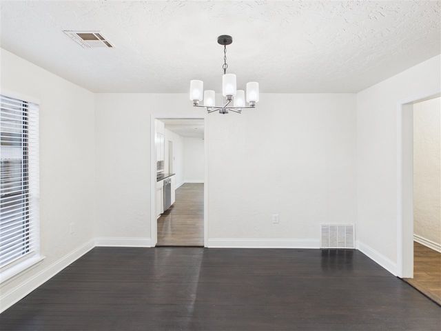 1129 NW Maple Ave, Lawton, OK 73507