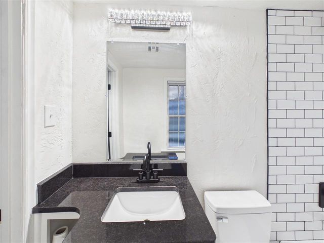 1129 NW Maple Ave, Lawton, OK 73507