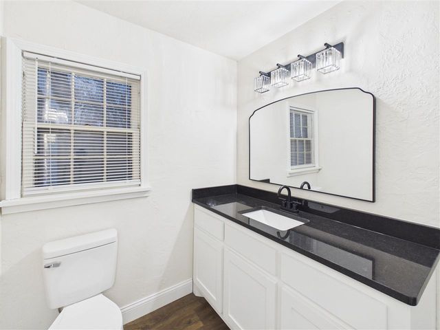 1129 NW Maple Ave, Lawton, OK 73507