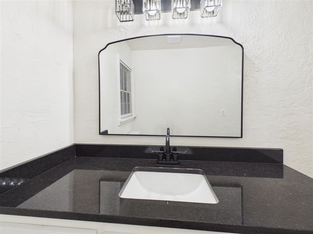 1129 NW Maple Ave, Lawton, OK 73507