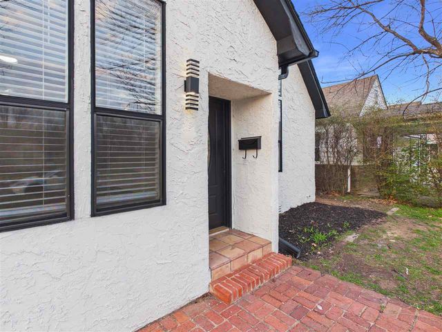 1129 NW Maple Ave, Lawton, OK 73507