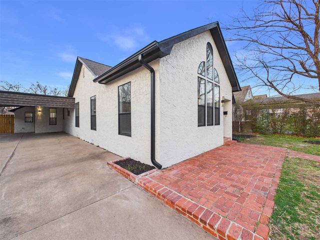 1129 NW Maple Ave, Lawton, OK 73507