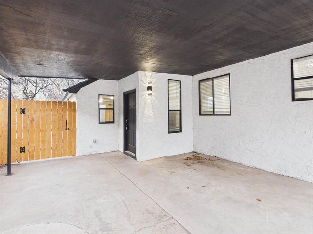 1129 NW Maple Ave, Lawton, OK 73507