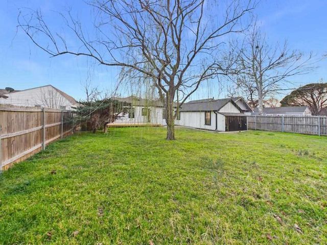 1129 NW Maple Ave, Lawton, OK 73507