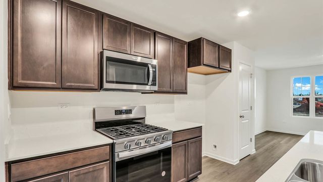 401 Lakeshore Court, St. Charles, IL 60174