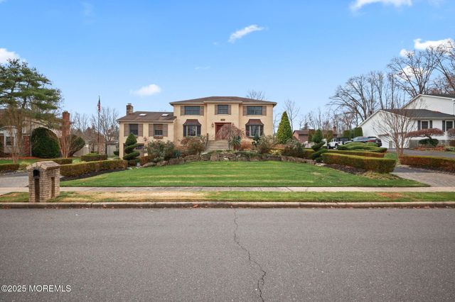 41 Thomas Drive, Manalapan, NJ 07726