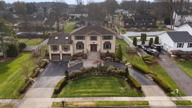 41 Thomas Drive, Manalapan, NJ 07726