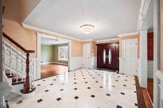 41 Thomas Drive, Manalapan, NJ 07726