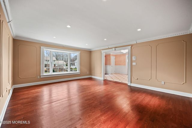 41 Thomas Drive, Manalapan, NJ 07726