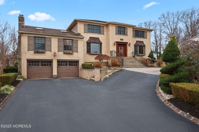 41 Thomas Drive, Manalapan, NJ 07726