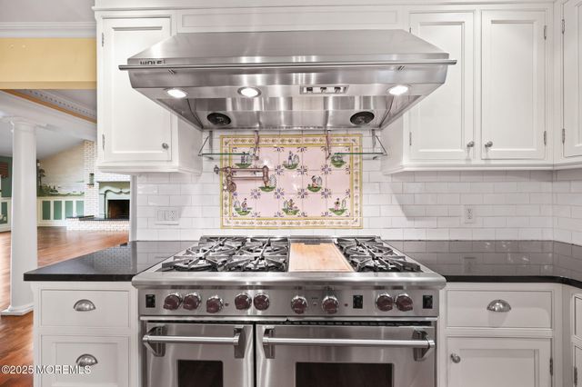 41 Thomas Drive, Manalapan, NJ 07726