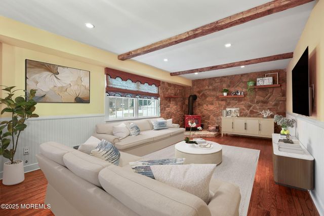 41 Thomas Drive, Manalapan, NJ 07726