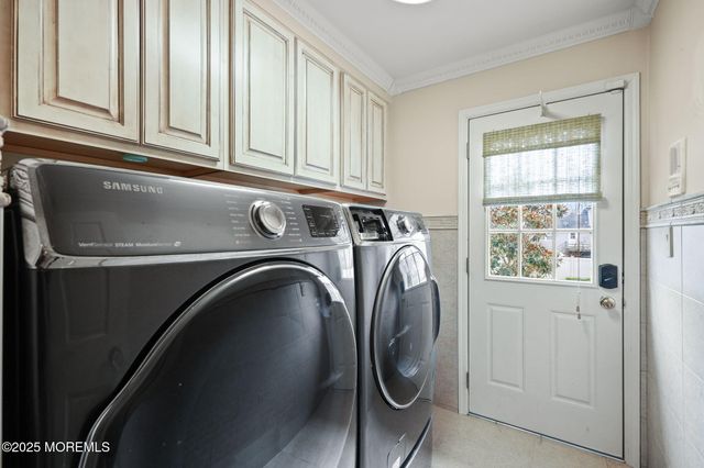 41 Thomas Drive, Manalapan, NJ 07726