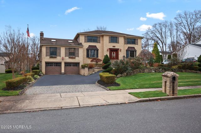 41 Thomas Drive, Manalapan, NJ 07726